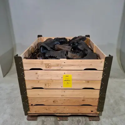 Ca. 90x Paar diverse schoenen – kavel bij Domeinen Roerende Zaken, Groningen