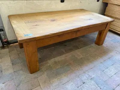 Eikenhouten salontafel, Rustieke uitvoering, naturel eiken / lichtbruin, 145 × 75 × 50 cm | rustiek eiken – kavel bij Onlineveilingmeester, Hoogeveen