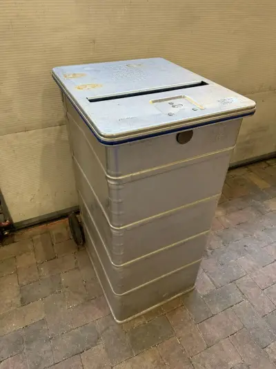 Aluminium veiligheidscontainer, Zarges, zilvergrijs, met scharnierdeksel | slot defect – kavel bij Onlineveilingmeester, Hoogeveen