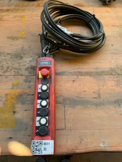 Bedieningspendel, Stahl, STH 1302-022, rood, 8 bedieningstoetsen – met kabel – kavel bij Onlineveilingmeester, Hoogeveen