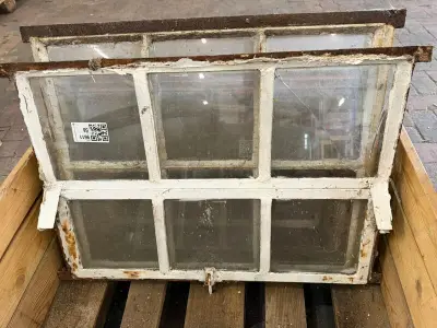 2x Stalraam vast en uitklapbaar, Historisch, wit/roest, 70 x 50 cm – kavel bij Onlineveilingmeester, Hoogeveen