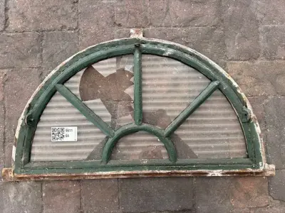 Halfrond stalraam, Historisch, groen/roest, 40 cm hoog – kavel bij Onlineveilingmeester, Hoogeveen