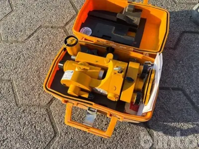 Optischer Theodolit Carl Zeiss Jena THEO 080 A – kavel bij Blinto, Voerde