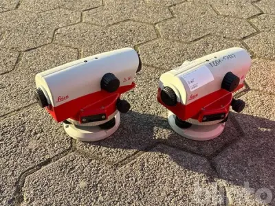 2 Nivelliergeräte Leica NA724 – kavel bij Blinto, Voerde