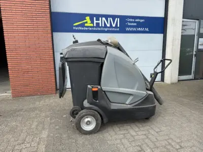Professionele straatzuiger Karcher IC 15/240W Municipal 6/ADV. Bouwjaar 2011 met 240 liter container. Met 4-tact benzine motor HONDA. Slaat niet go… – kavel bij HNVI, Loon op Zand
