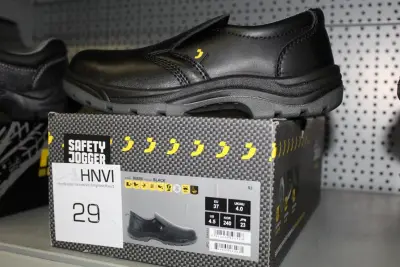 Veiligheidsschoen SAFETY JOGGER X0600 maat 37 – kavel bij HNVI, Loon op Zand