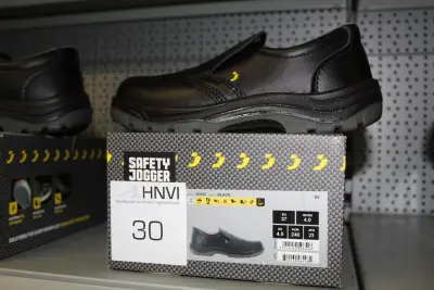 Veiligheidsschoen SAFETY JOGGER X0600 maat 37 – kavel bij HNVI, Loon op Zand