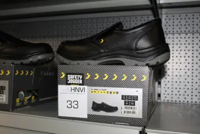 Veiligheidsschoen SAFETY JOGGER X0600 maat 41 – kavel bij HNVI, Loon op Zand