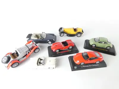 Set van 7 modelauto's in diverse uitvoeringen - Bburago – kavel bij De Kringwinkel, Heverlee