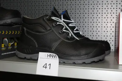 Veiligheidsschoen BESTBOY Metalfree maat 45 – kavel bij HNVI, Loon op Zand