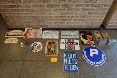 Partij diverse reclamebordjes – kavel bij Openbare Verkopen, Lochristi