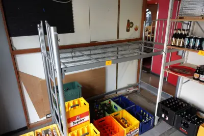 Metalen hoogslaper – kavel bij Openbare Verkopen, Lochristi