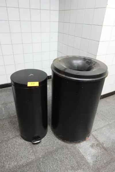 2x Metalen vuilnisbak – kavel bij Openbare Verkopen, Lochristi