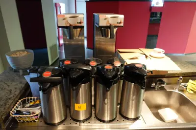 2x Koffiezet Rombouts + toebehoren – kavel bij Openbare Verkopen, Lochristi