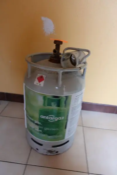 Gasfles – kavel bij Openbare Verkopen, Lochristi