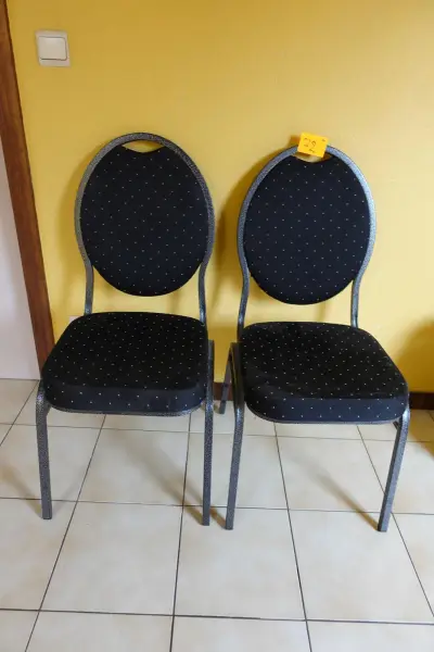 2x Stapelbare stoel – kavel bij Openbare Verkopen, Lochristi