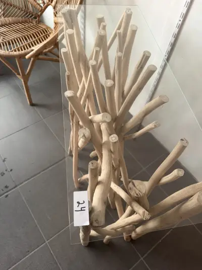 J-Line bijzettafel met glazen blad ( 1 stuk) – kavel bij Openbare Verkopen, Blankenberge