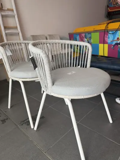 J-Line set van 3 designstoelen met kussens ( 3 stuks) – kavel bij Openbare Verkopen, Blankenberge