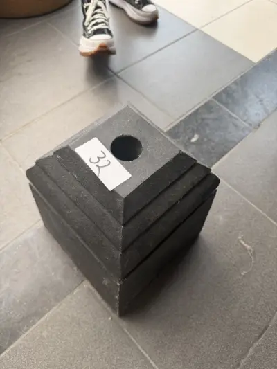 Robuste zware (zwarte) parasol voet 2stuks – kavel bij Openbare Verkopen, Blankenberge