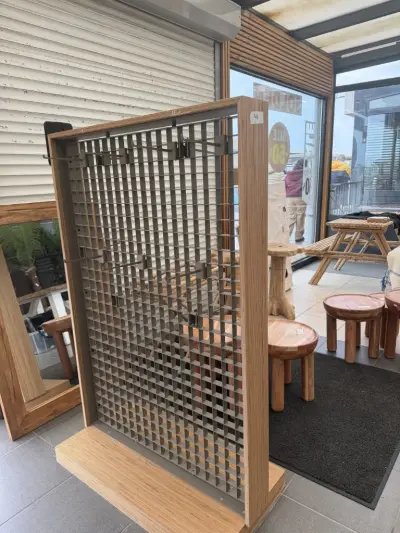 Dubbelzijdig kledingrek/ accessoires – kavel bij Openbare Verkopen, Blankenberge