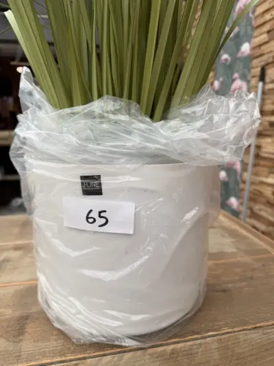 Grote decoratieve kunstplant met witte bloemen in sierpot – kavel bij Openbare Verkopen, Blankenberge