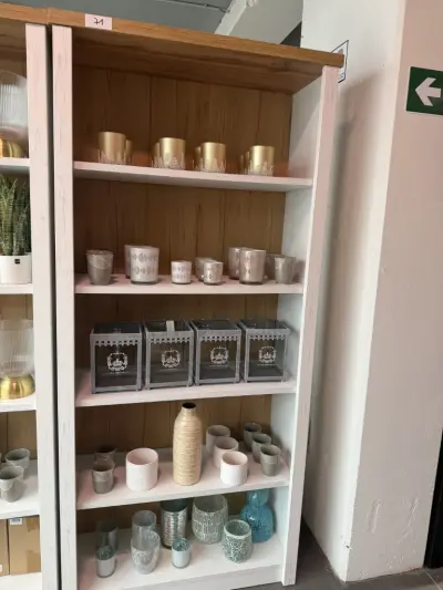 Winkelkast inclusief inhoud – kavel bij Openbare Verkopen, Blankenberge