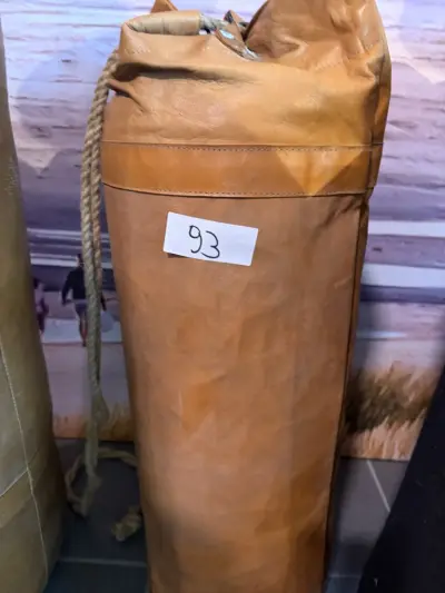 Kleine cognac kleurig boxzak 100%leer – kavel bij Openbare Verkopen, Blankenberge