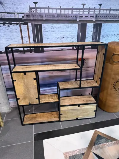 Industrieel opbergrek met houten legplanken zwart/hout – kavel bij Openbare Verkopen, Blankenberge