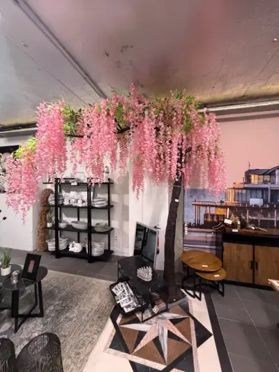 Grote decoratieve kunstboom met roze bloesems – kavel bij Openbare Verkopen, Blankenberge