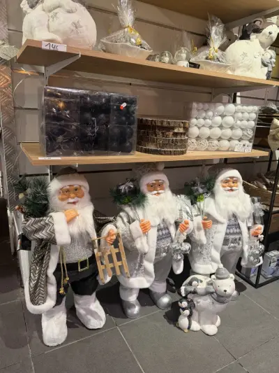 Grote partij kerstcollectie wit/zwart/goud & silver – kavel bij Openbare Verkopen, Blankenberge