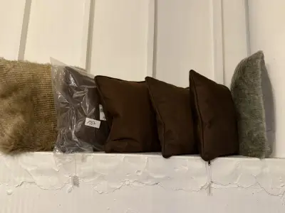 22x Simla donker bruine kussens – kavel bij Openbare Verkopen, Blankenberge
