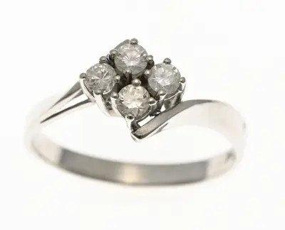 Witgouden ring met diamanten – kavel bij Twents Veilinghuis