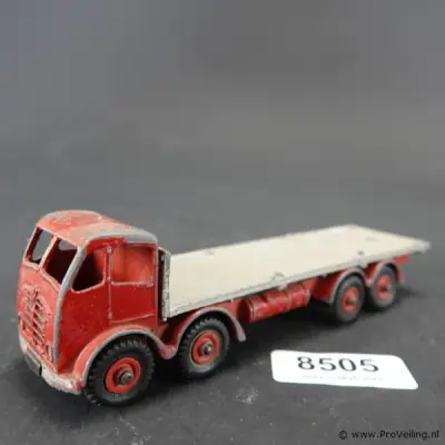 Dinky Supertoys Foden platte vrachtwagen uit de jaren 50 (zoals de Dinky 902 of 905) – kavel bij ProVeiling, Wageningen