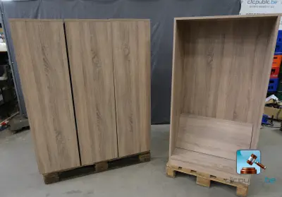 Set van kasten – kavel bij Clicpublic, Nivelles
