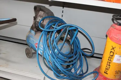 Compressor AIRPRESS LT24 met luchtslang met bandenpomp – kavel bij HNVI, Loon op Zand