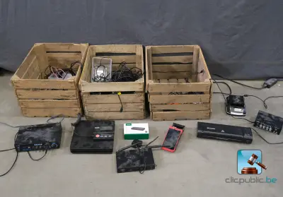 Partij kassa en audioapparatuur – kavel bij Clicpublic, Nivelles