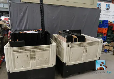 L-vormig aanrecht en rekonderdelen – kavel bij Clicpublic, Nivelles