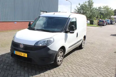 Fiat Doblo 1,3 diesel met kenteken V-139-JX. Datum eerste toelating 09-11-2017. APK vervaldatum 25-11-2026 – kavel bij HNVI, Loon op Zand