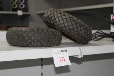 Twee steekwagenwielen – kavel bij HNVI, Loon op Zand