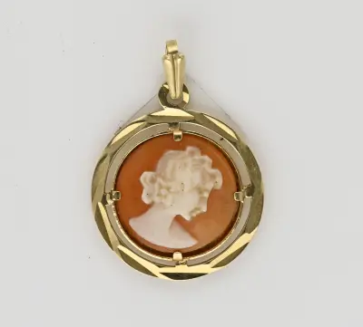 Gouden hanger met camee – kavel bij Twents Veilinghuis