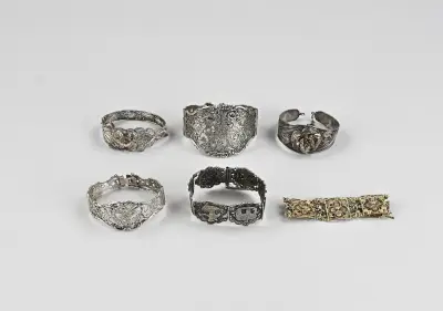 Lot zilveren armbanden – kavel bij Twents Veilinghuis
