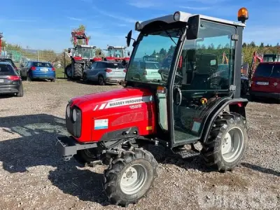 Traktor Massey Ferguson 1525 (2021) – kavel bij Blinto, Konken
