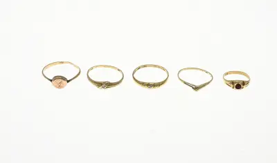 Lot met diverse fijne gouden ringen – kavel bij Twents Veilinghuis