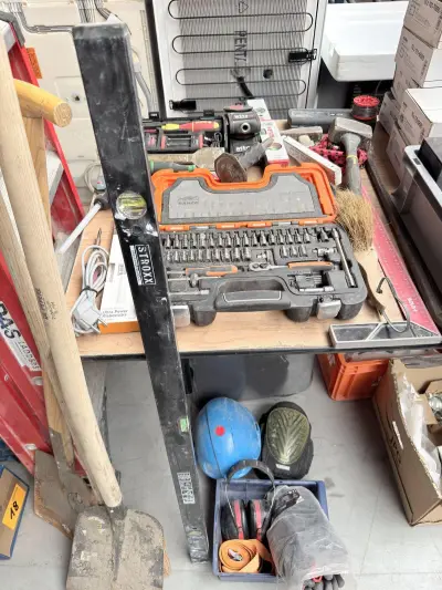 Handgereedschap & Veiligheid – kavel bij Openbare Verkopen, Ooigem