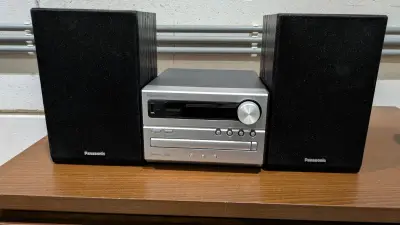 Een PANASONIC-miniketen + 2 luidsprekers – kavel bij Auctionline, Anderlecht
