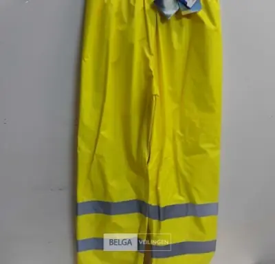 1 x Regenbroek pvc geel fluo L – kavel bij Belga Veilingen, Oudsbergen