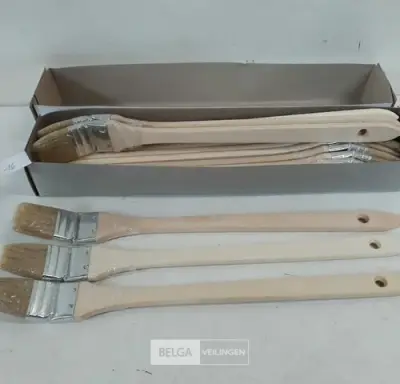12 x Radiator verfborstel 38 mm – kavel bij Belga Veilingen, Oudsbergen