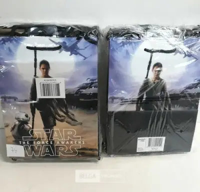 2 x Star Wars draagtas 12 stuks – kavel bij Belga Veilingen, Oudsbergen