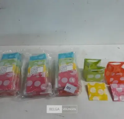 18 x pvc zakje 4 stuks mix kleuren – kavel bij Belga Veilingen, Oudsbergen