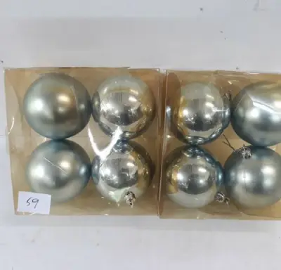 2 x Kerstballen pvc 4 stuks zilver – kavel bij Belga Veilingen, Oudsbergen
